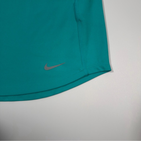 Nike Women's Turquoise Short Sleeve‎ Workout Running Top Size Small - Picture 3 of 10